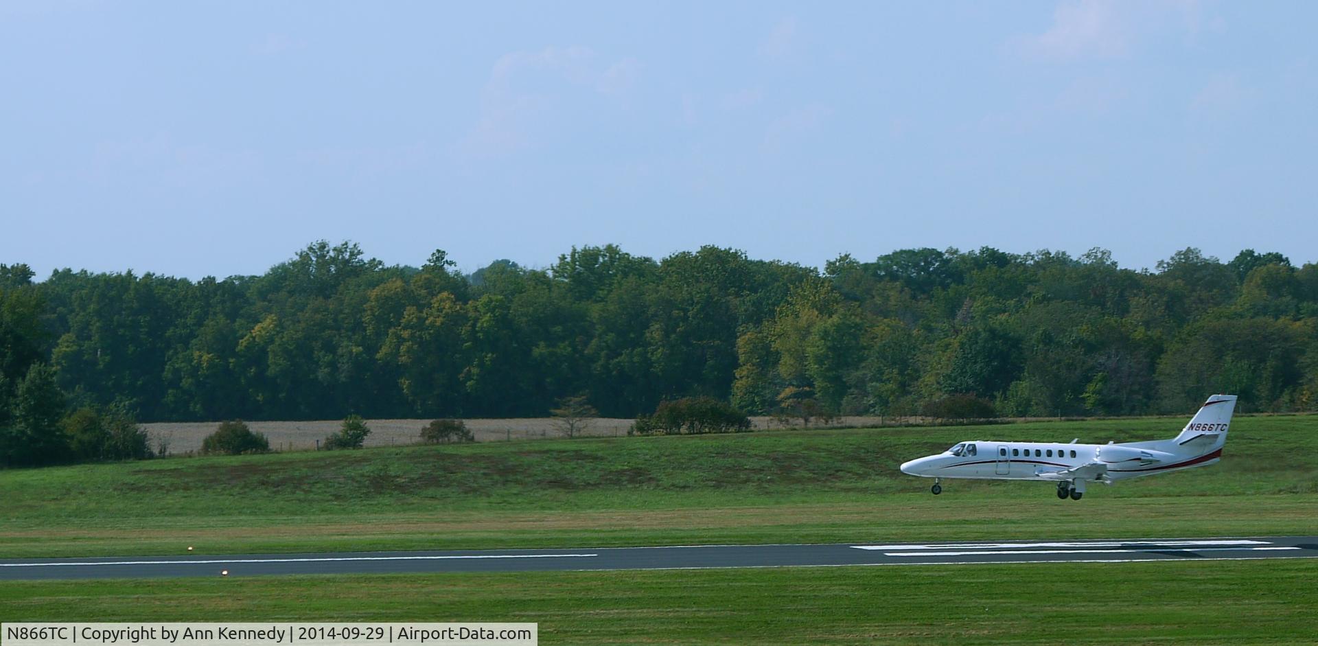 N866TC, Cessna 560 C/N 560-0802, I photographed the landing at the Midwest National Air Center, Mosby, Missouri.