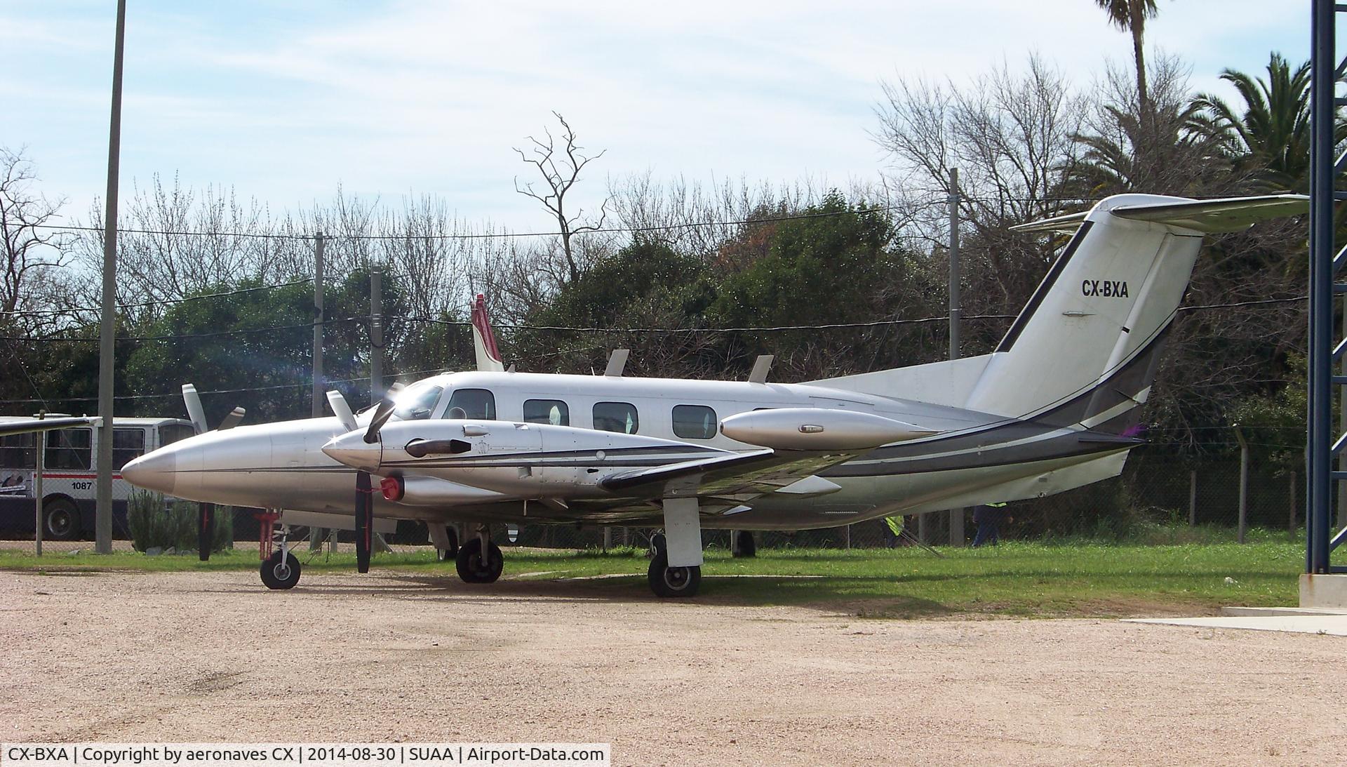 CX-BXA, 1980 Piper PA-42-720 Cheyenne III C/N 42-8001009, Ex D-IDSF- D-IASB - LV-BEI. foto en Aeropuerto Angel S. Adami 2014.