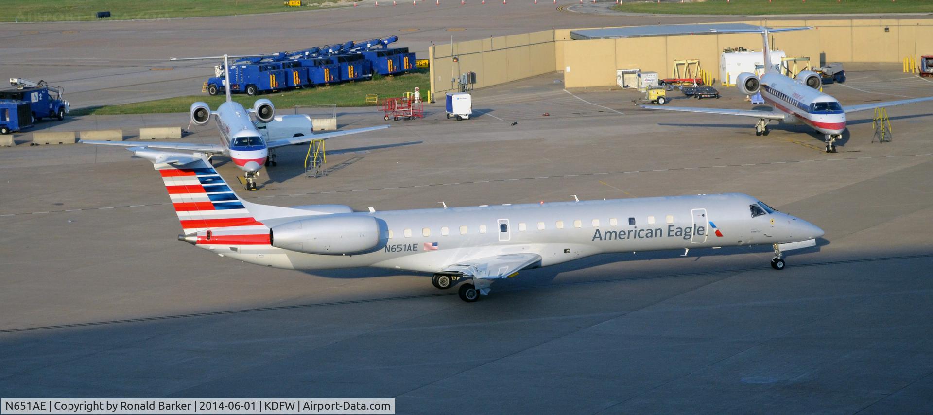 N651AE, 2001 Embraer ERJ-145LR (EMB-145LR) C/N 145422, Taxi DFW