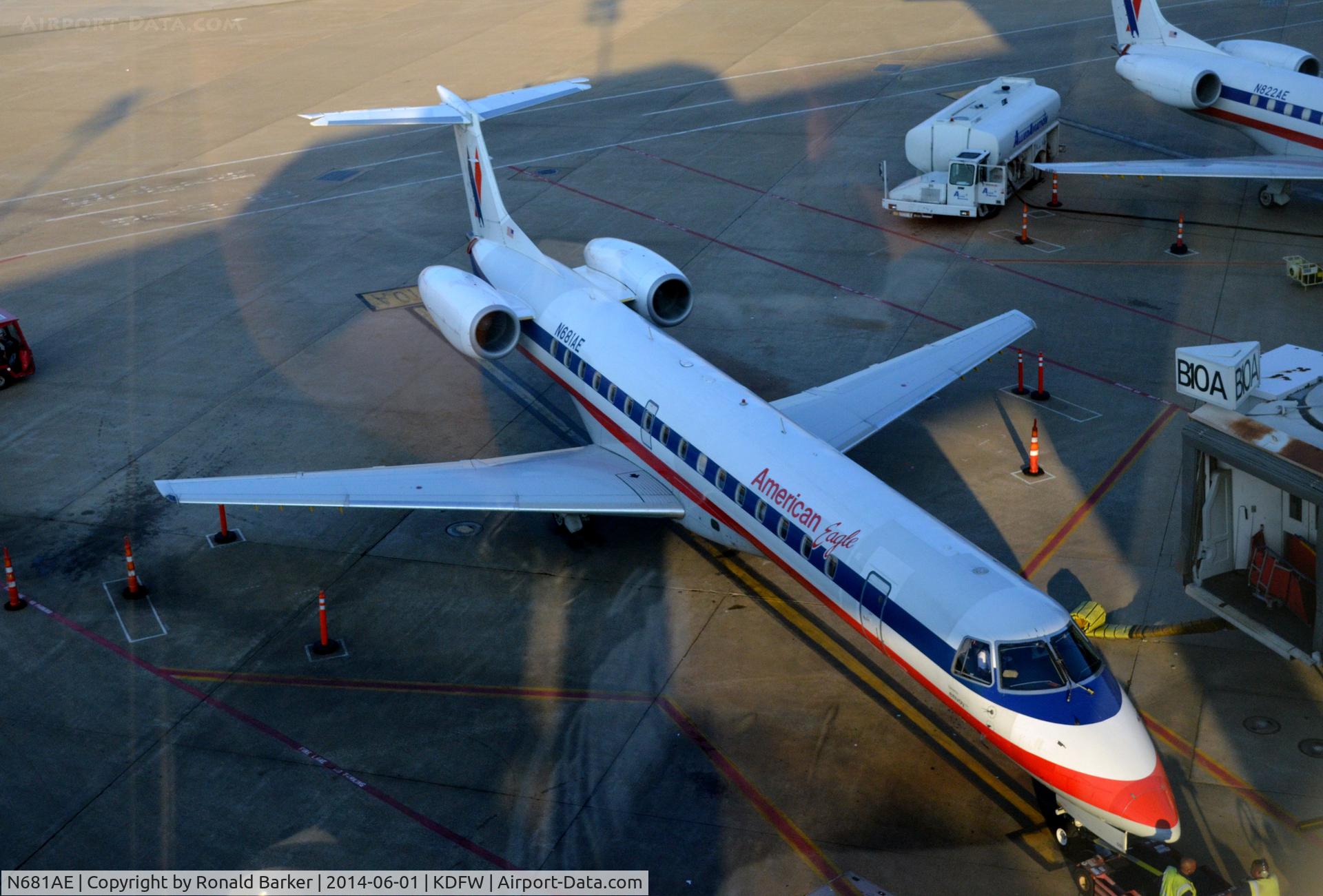N681AE, 2004 Embraer ERJ-145LR (EMB-145LR) C/N 14500824, Gate B10A DFW