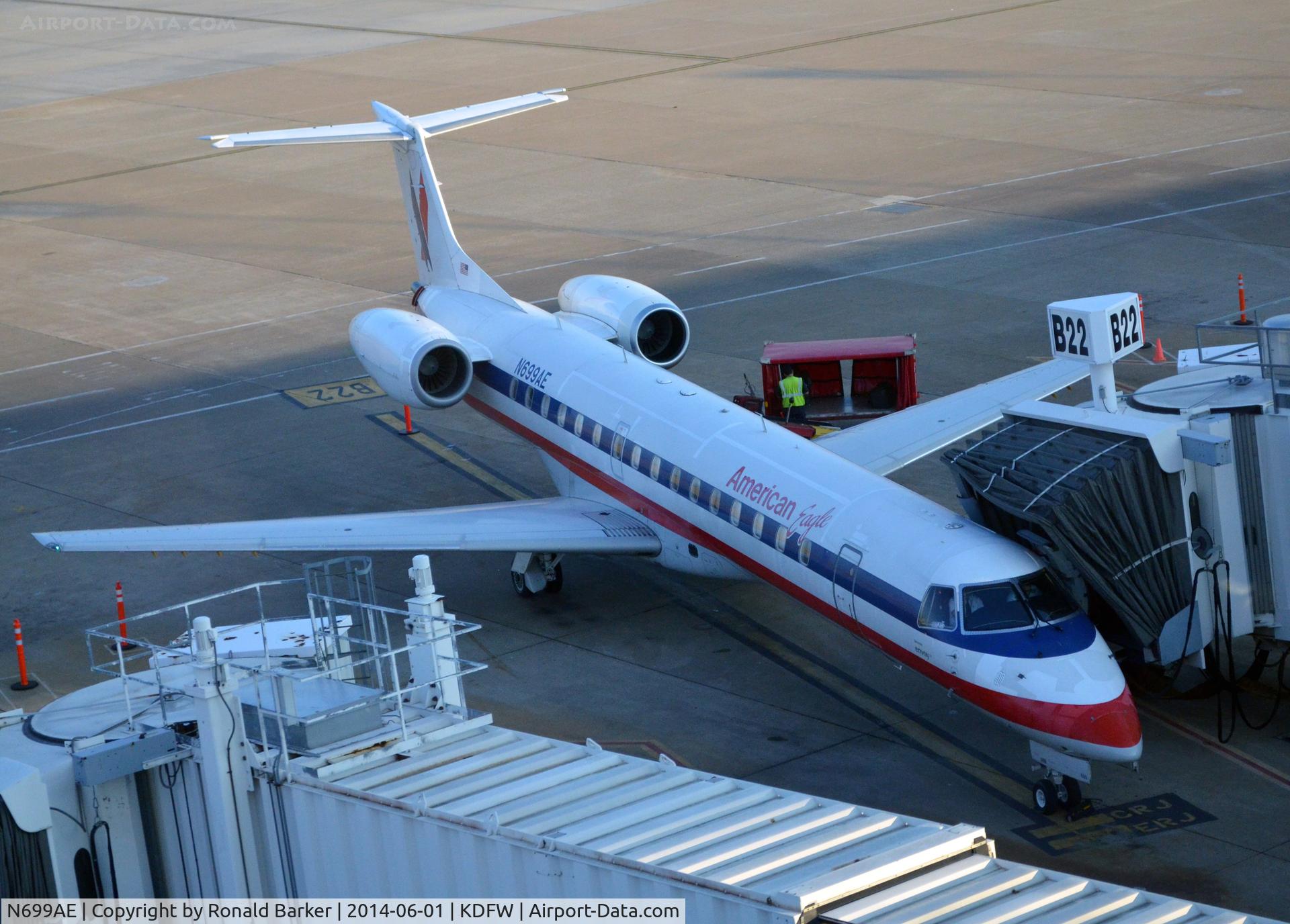 N699AE, 2005 Embraer ERJ-145LR (EMB-145LR) C/N 14500883, Gate B22  DFW