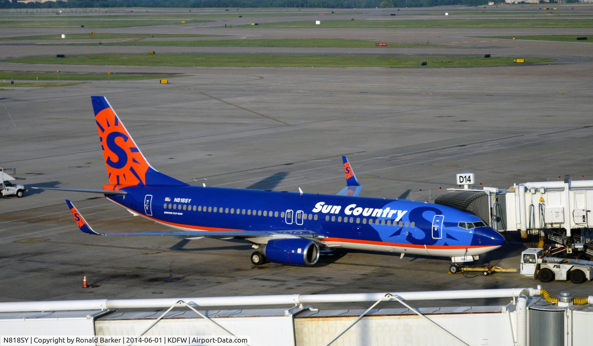 N818SY, 2007 Boeing 737-8BK C/N 29646, Gate D14
