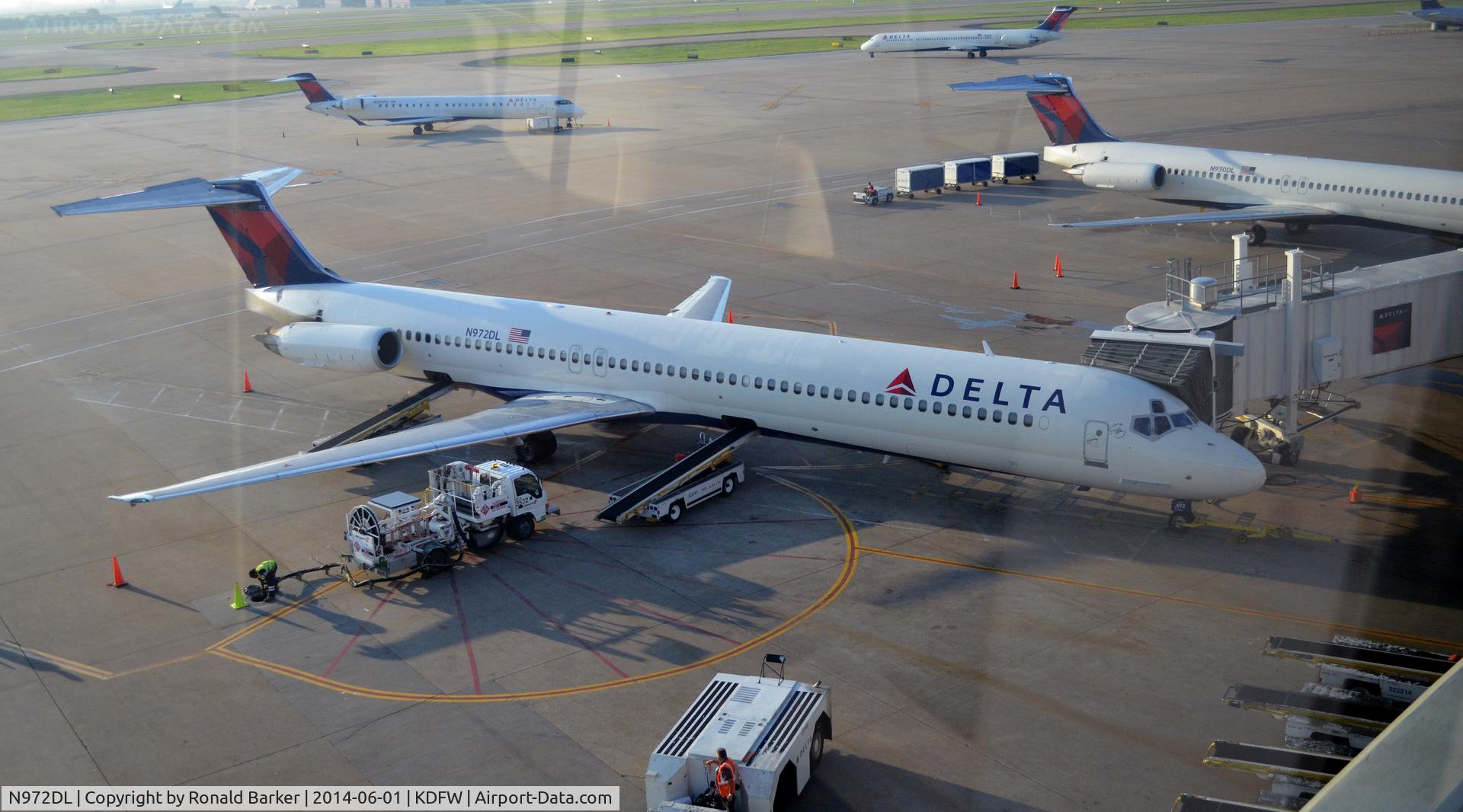 N972DL, 1991 McDonnell Douglas MD-88 C/N 53215, At the gate DFW