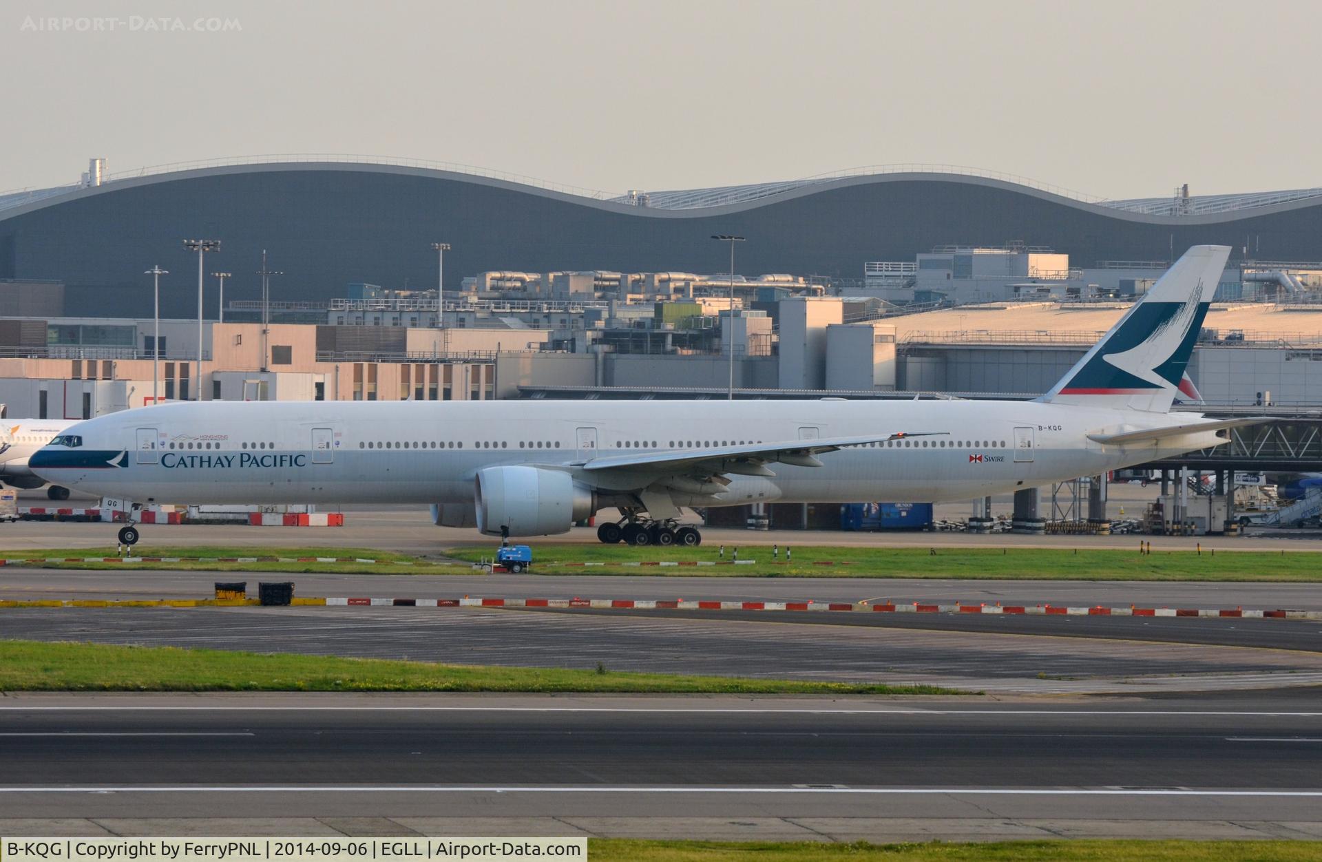B-KQG, 2013 Boeing 777-367/ER C/N 42142, Cathay B773 taxying in