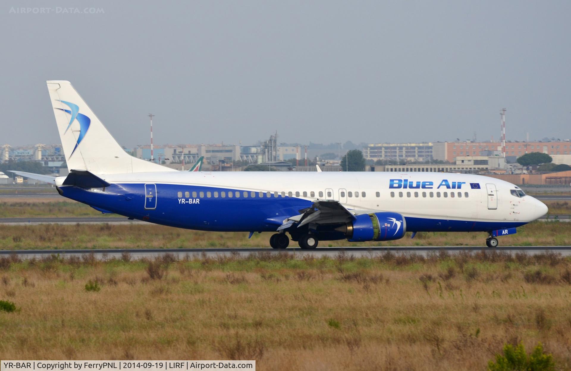 YR-BAR, 1991 Boeing 737-4Q8 C/N 25371, Blue Air B734 arriving