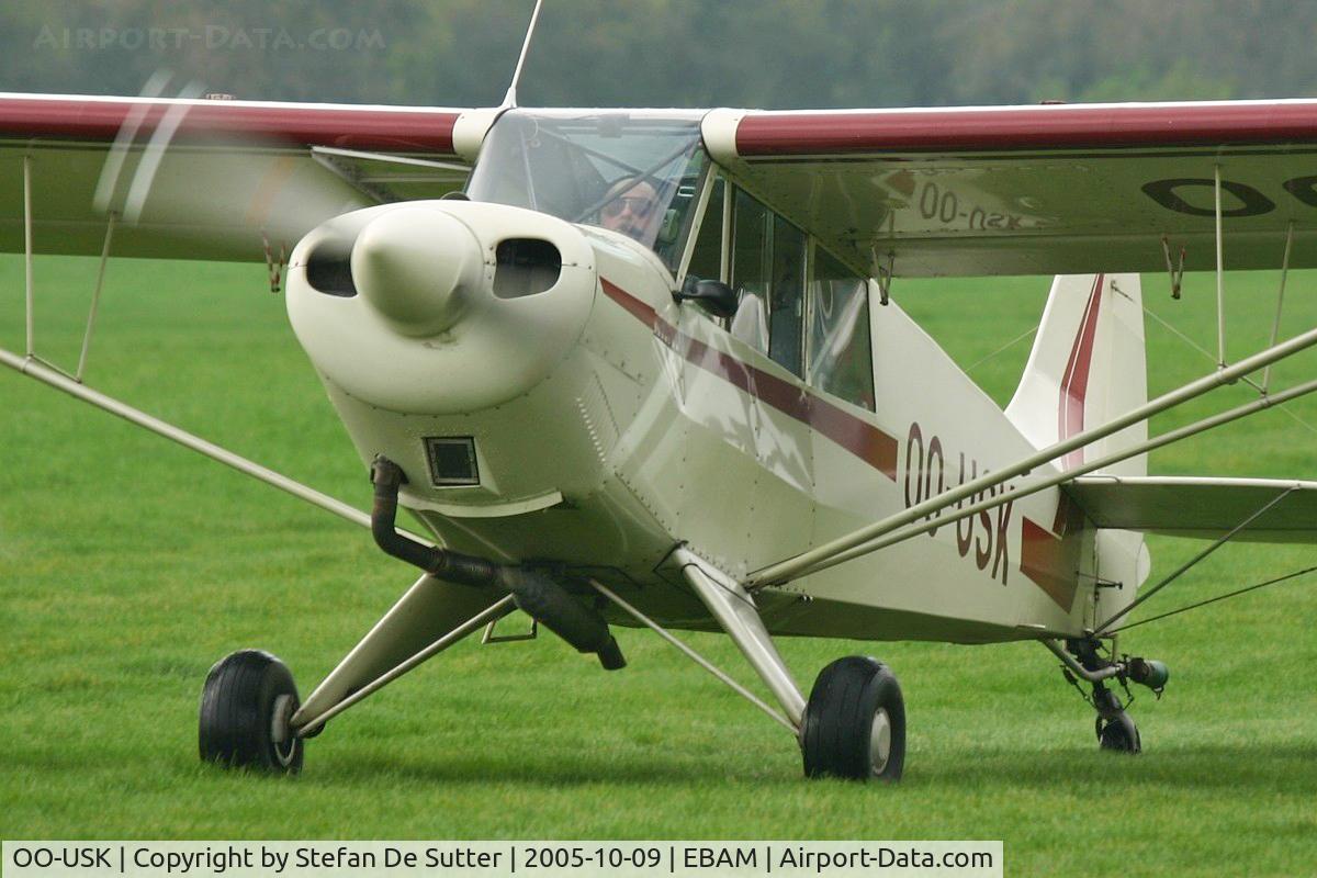 OO-USK, 1988 Christen A-1 Husky C/N 1056, Ready for another tow.