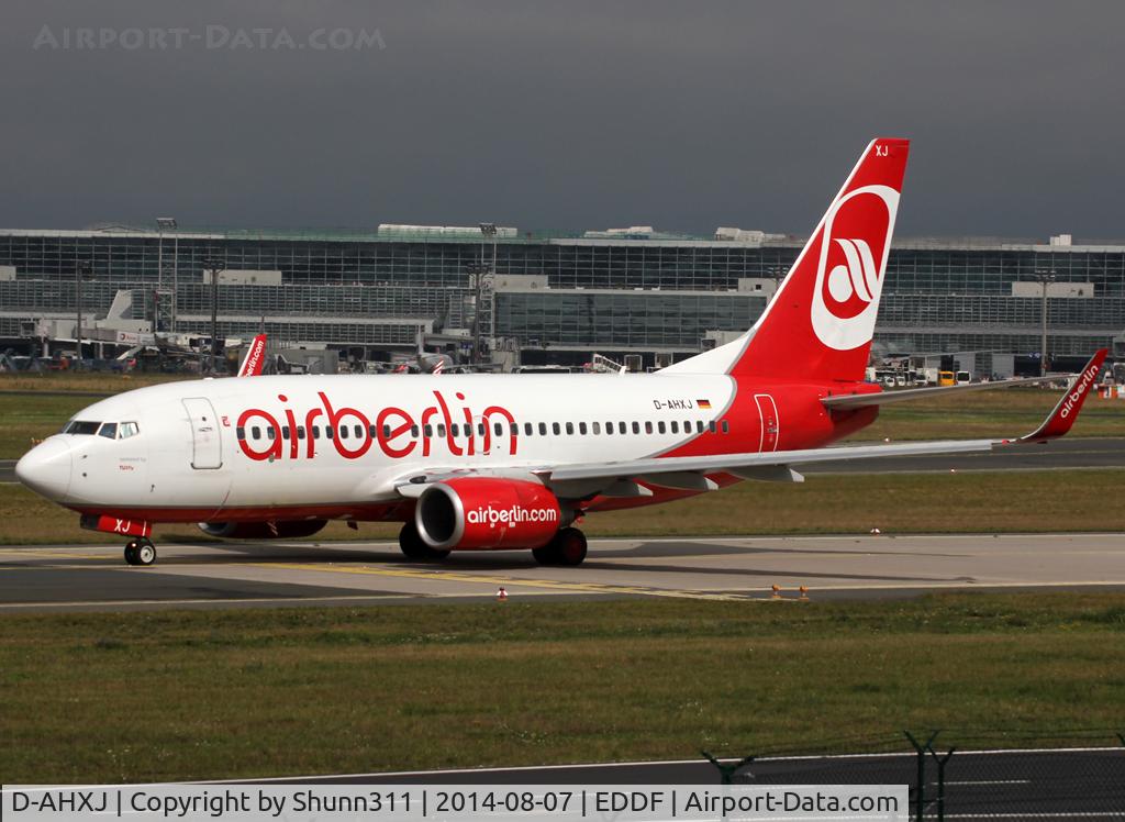 D-AHXJ, 2008 Boeing 737-7Q8 C/N 35277, Landing rwy 25L