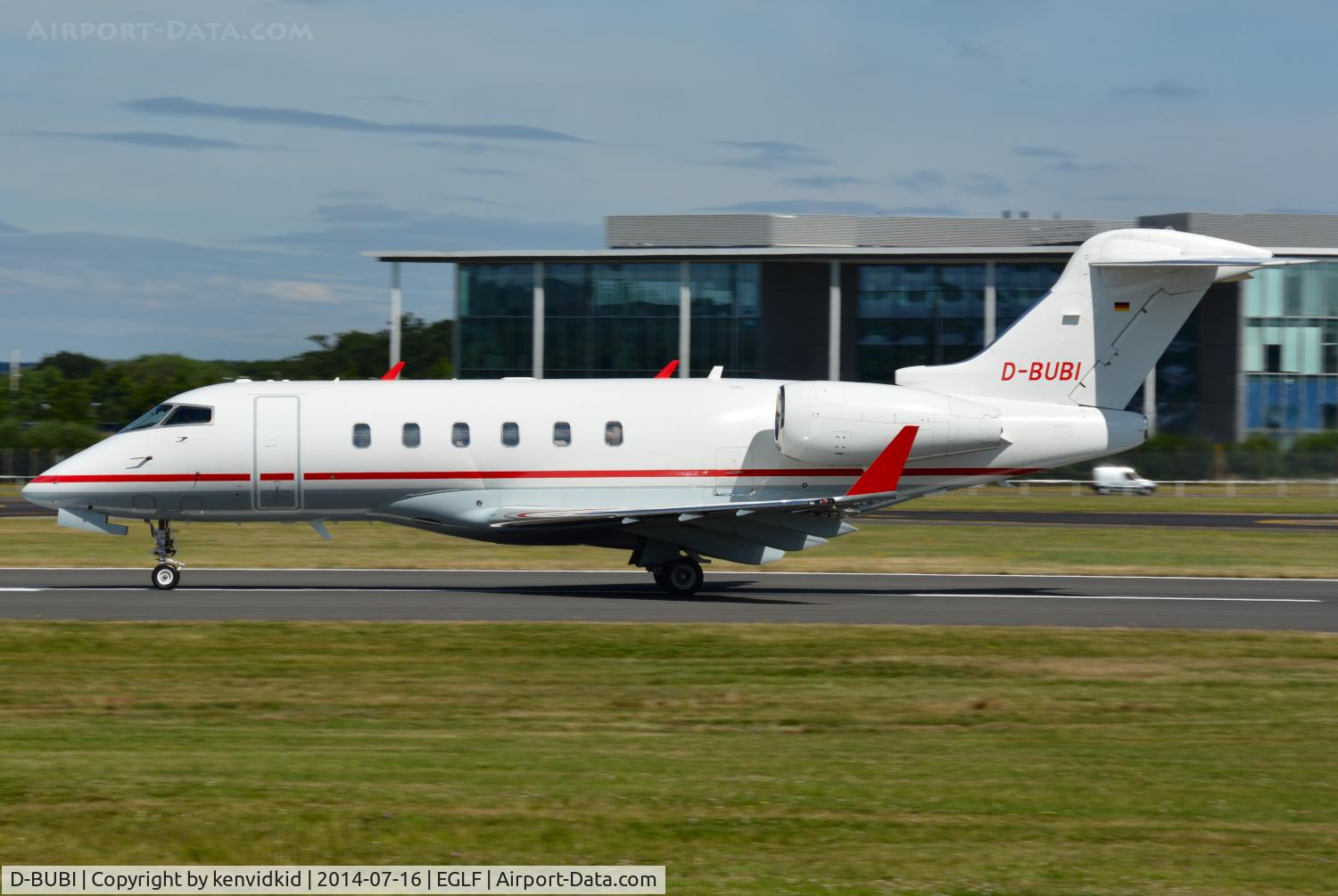 D-BUBI, 2007 Bombardier Challenger 300 (BD-100-1A10) C/N 20145, Exec departure.