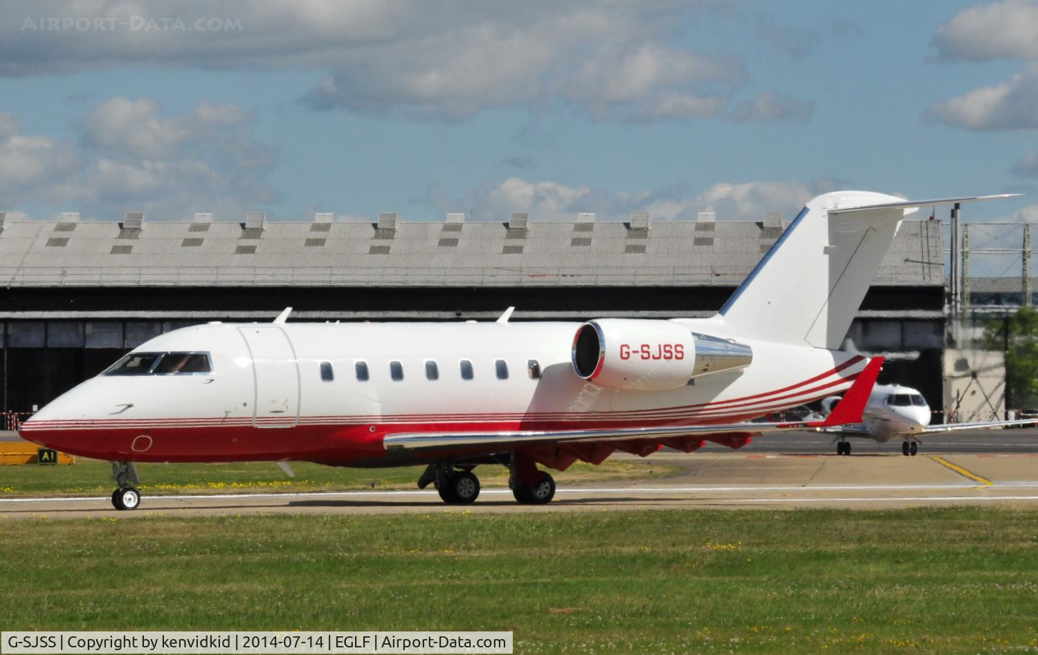 G-SJSS, 2008 Bombardier Challenger 605 (CL-600-2B16) C/N 5760, Executive departure.