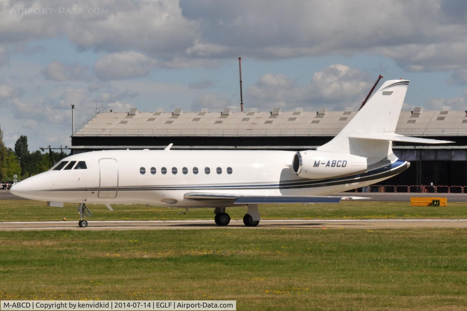 M-ABCD, 1999 Dassault Falcon 2000 C/N 98, Executive departure.