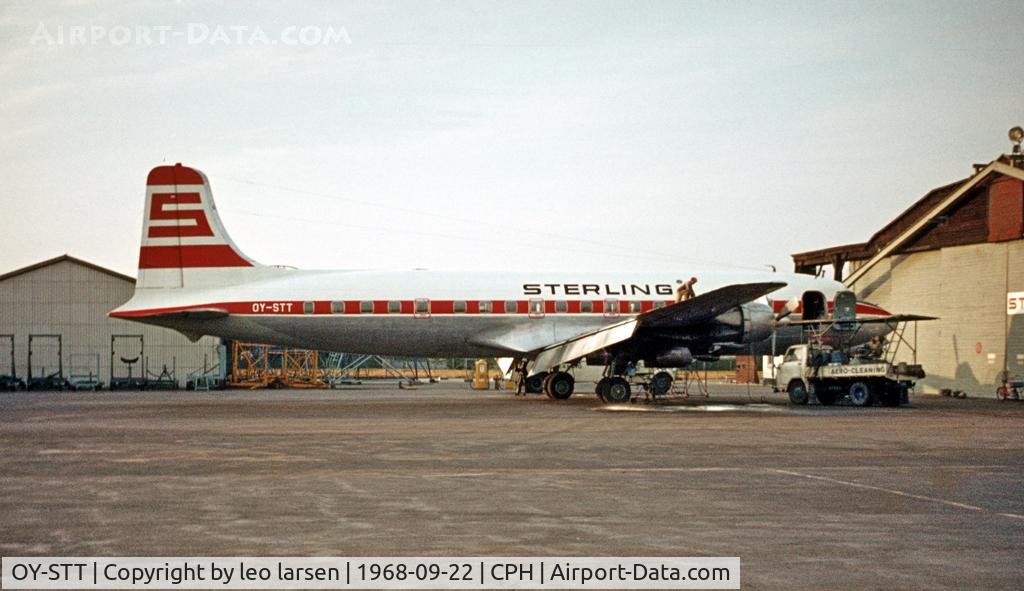 OY-STT, 1958 Douglas DC-6B C/N 45320, Copenhagen Kastrup 22.9.68