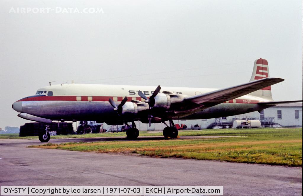 OY-STY, 1953 Douglas DC-6B C/N 44175, Copenhagen Kastrup 3.7.71