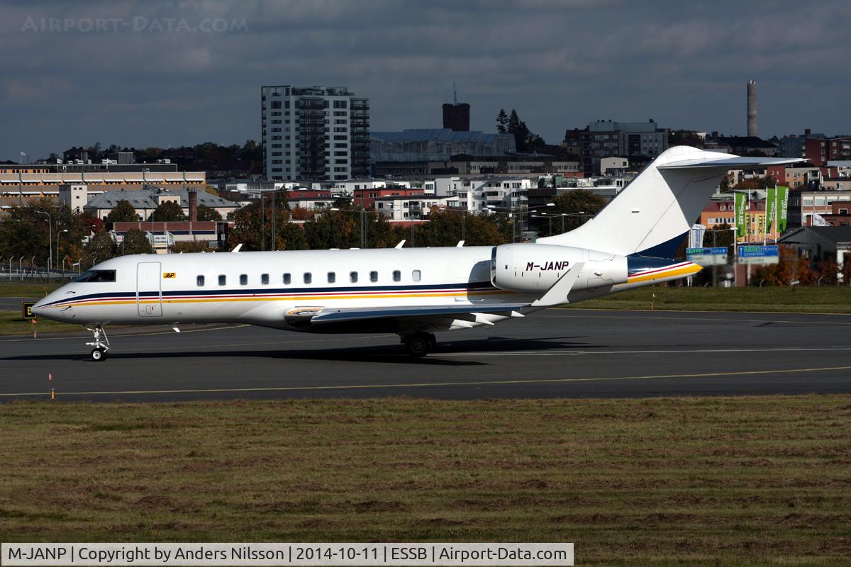 M-JANP, 2008 Bombardier BD-700-1A11 Global 5000 C/N 9293, Lining up runway 30 for a flight to Farnborough.