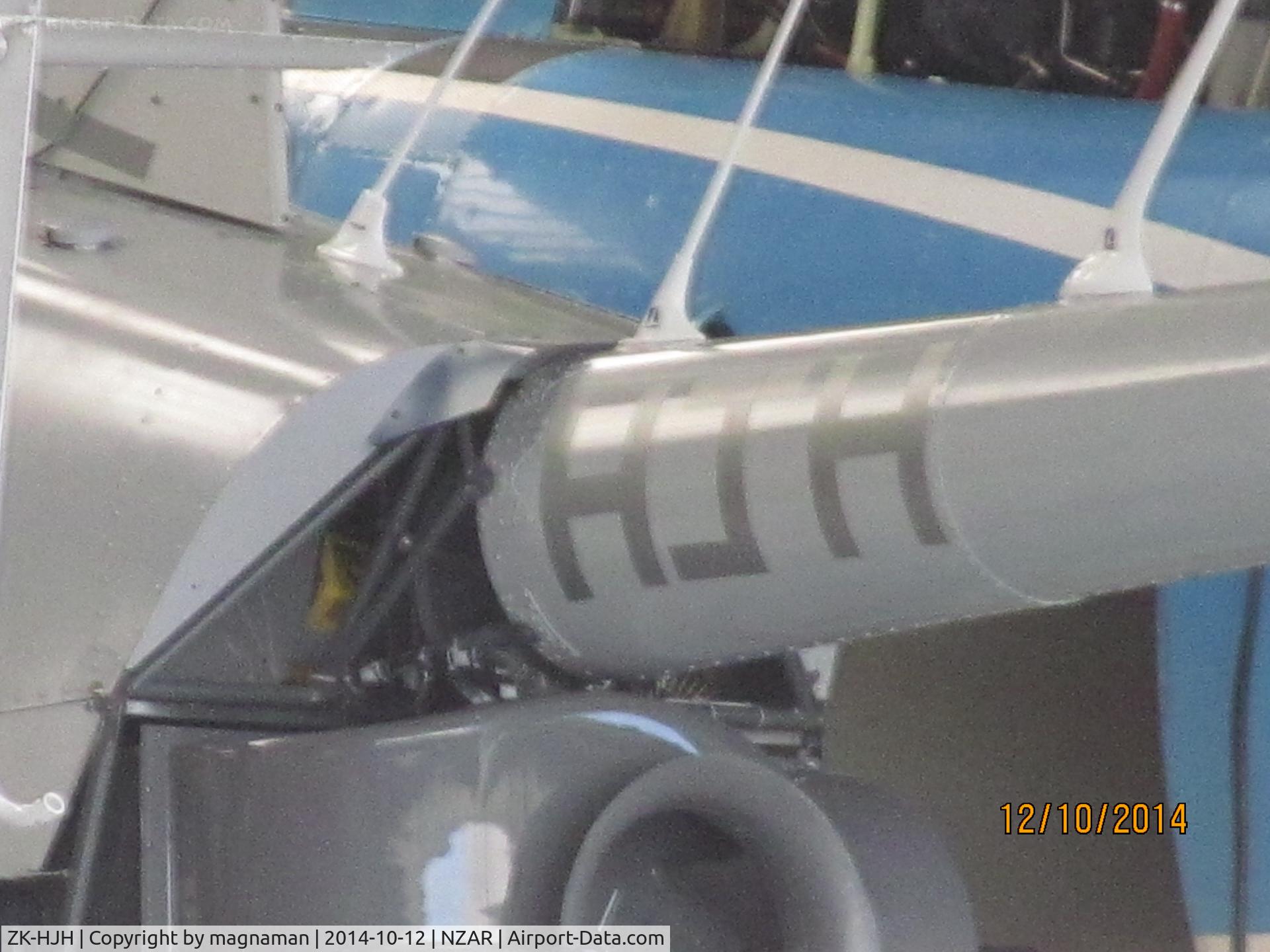 ZK-HJH, Robinson R22 Beta C/N 3184, Close up of boom