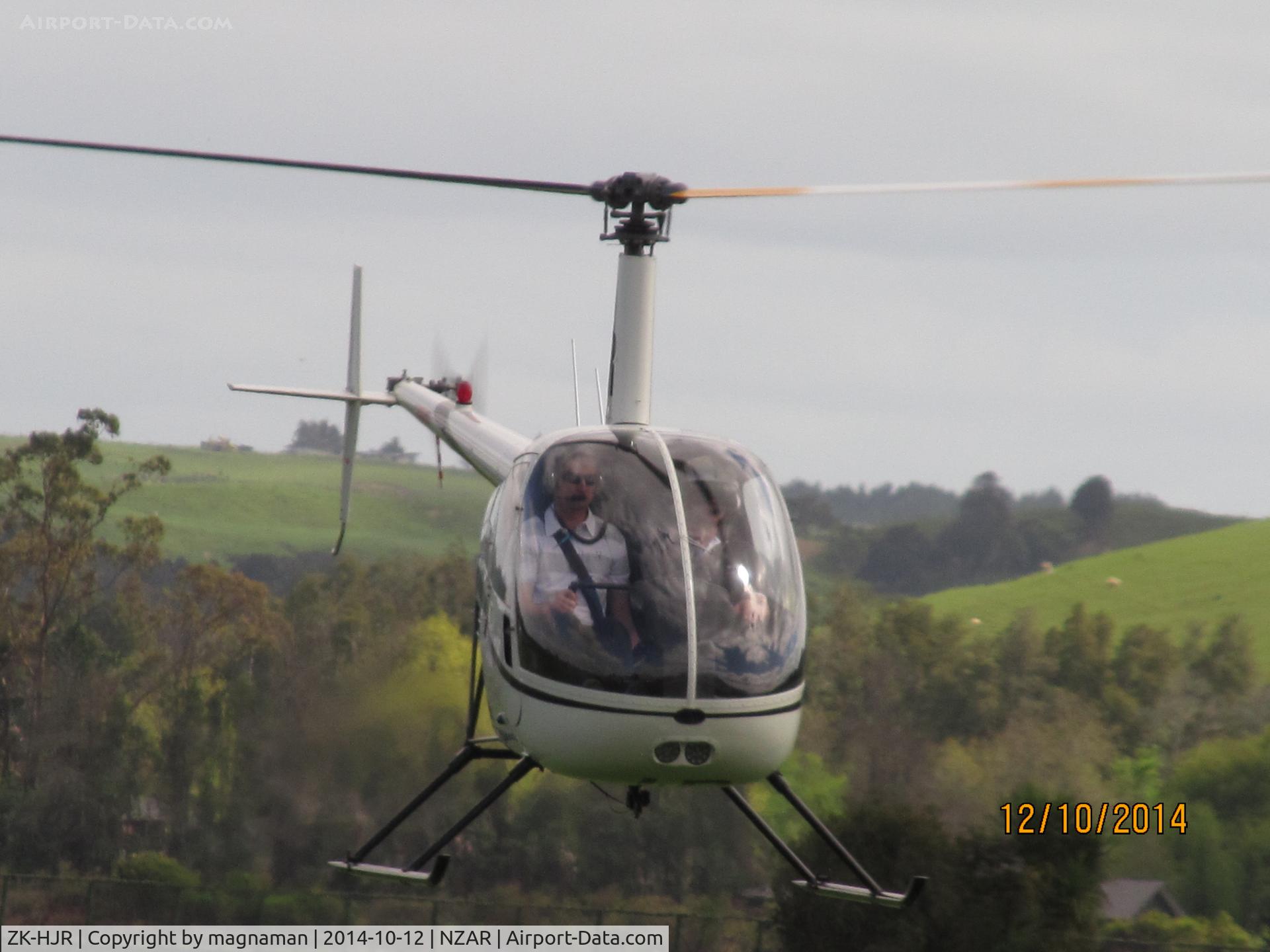 ZK-HJR, Robinson R22 Beta C/N 2016, Coming into land after lesson