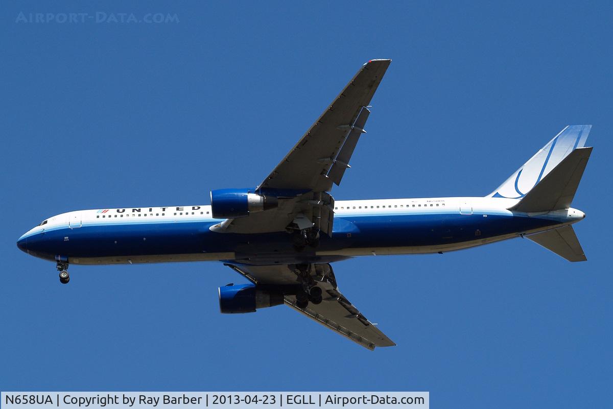 N658UA, 1993 Boeing 767-322 C/N 27113, Boeing 767-322ER [27113] (United Airlines) Home~G 23/04/2013. On approach 27R.