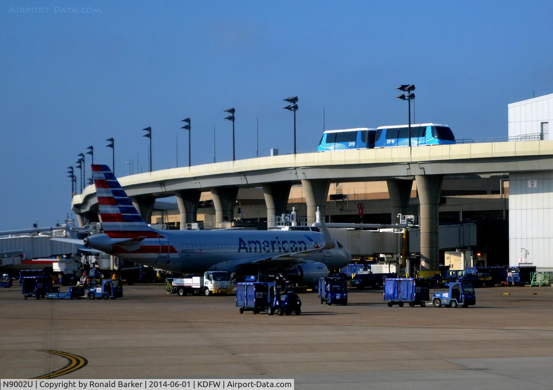 N9002U, 2013 Airbus A319-115 C/N 5698, New Airbus with winglets DFW