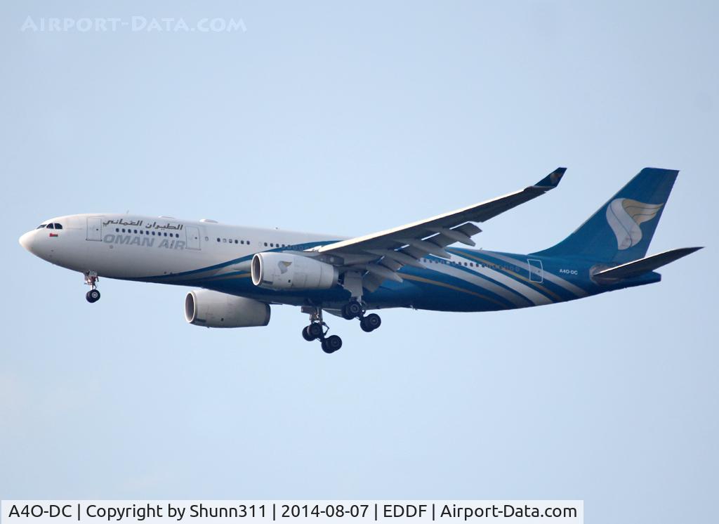 A4O-DC, 2009 Airbus A330-243 C/N 1049, Landing rwy 25R