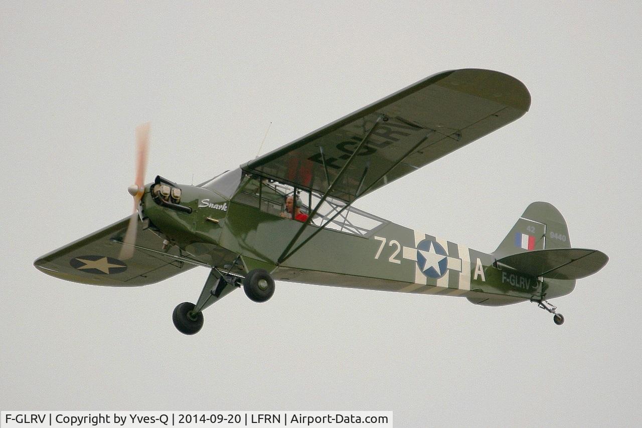 F-GLRV, Piper L-4B Grasshopper C/N 9440, Piper J3C-65, Solo display, Rennes-St Jacques airport (LFRN-RNS) Air show 2014