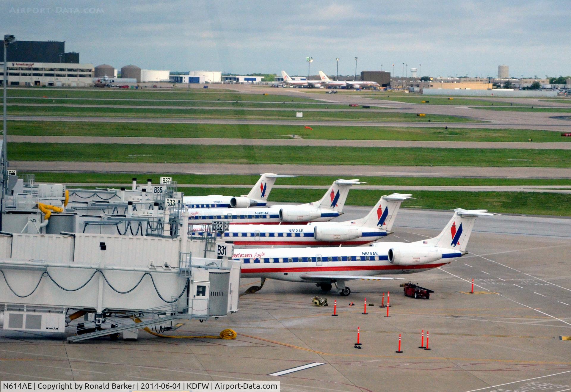N614AE, 1998 Embraer ERJ-145LR (EMB-145LR) C/N 145086, Gate B31 DFW; also N812AE, N833AE, and N901AE