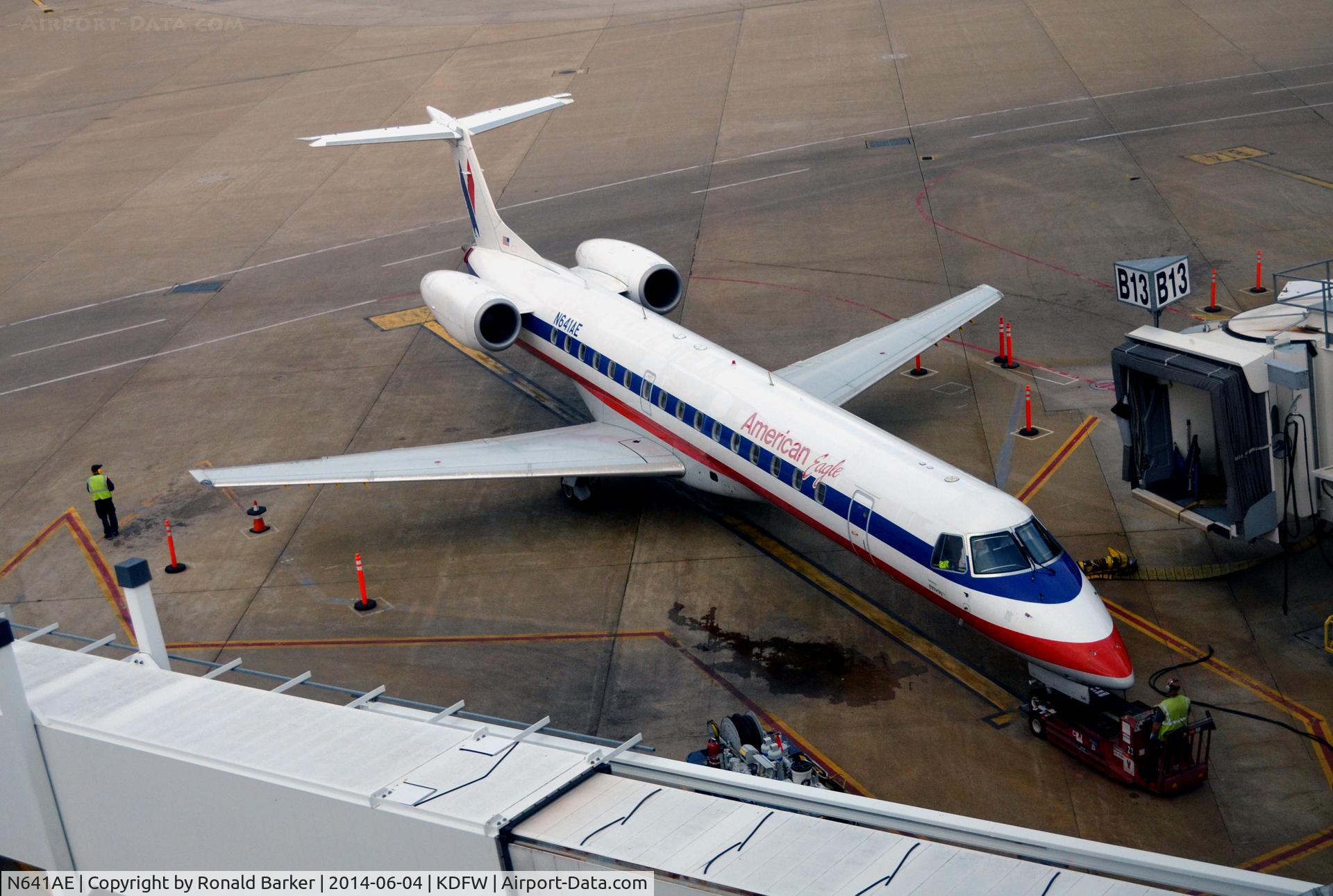 N641AE, 1999 Embraer ERJ-145LR (EMB-145LR) C/N 145191, Gate B13 DFW