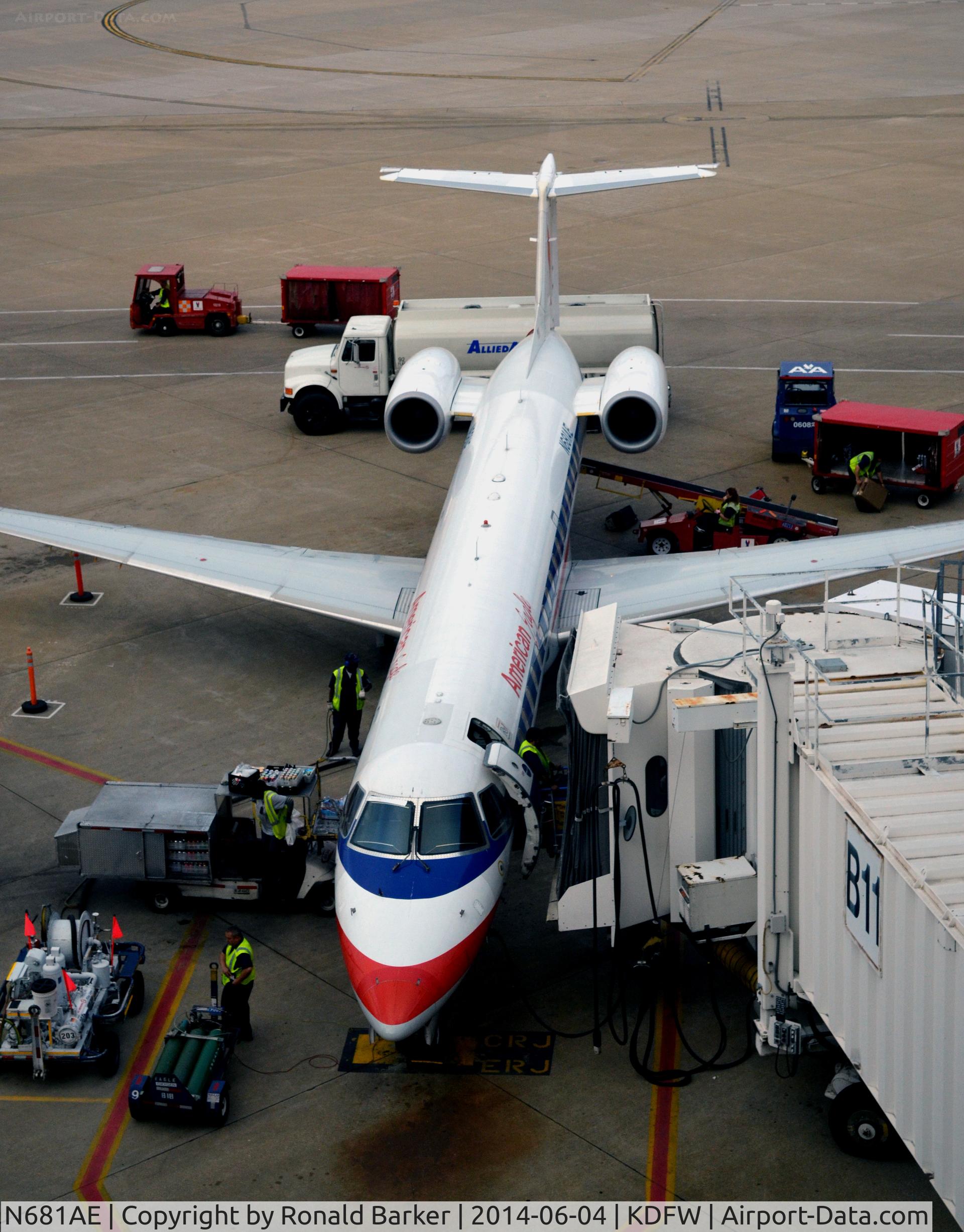 N681AE, 2004 Embraer ERJ-145LR (EMB-145LR) C/N 14500824, Gate B11 DFW