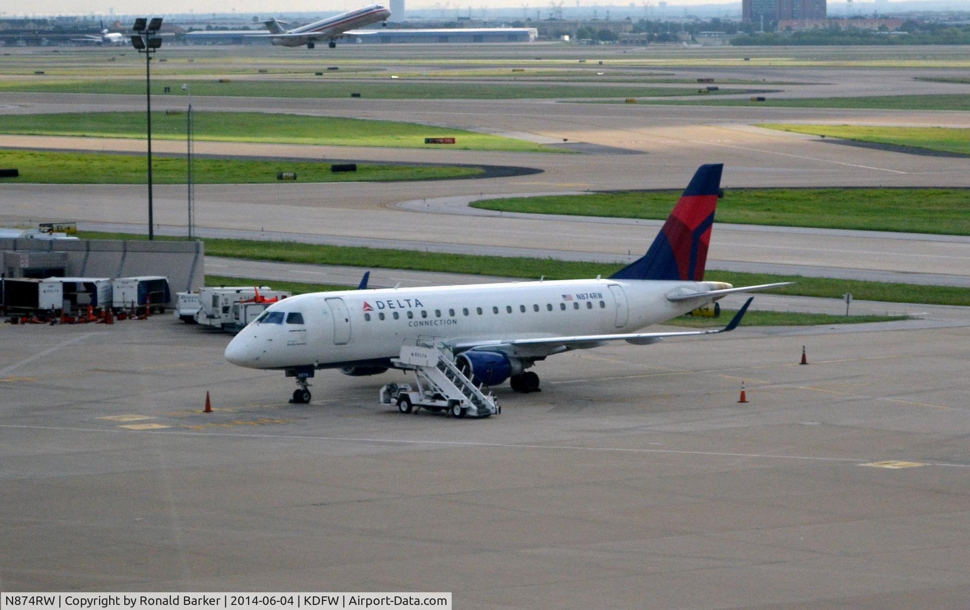 N874RW, 2006 Embraer 170SU (ERJ-170-100SU) C/N 17000148, On the ramp DFW