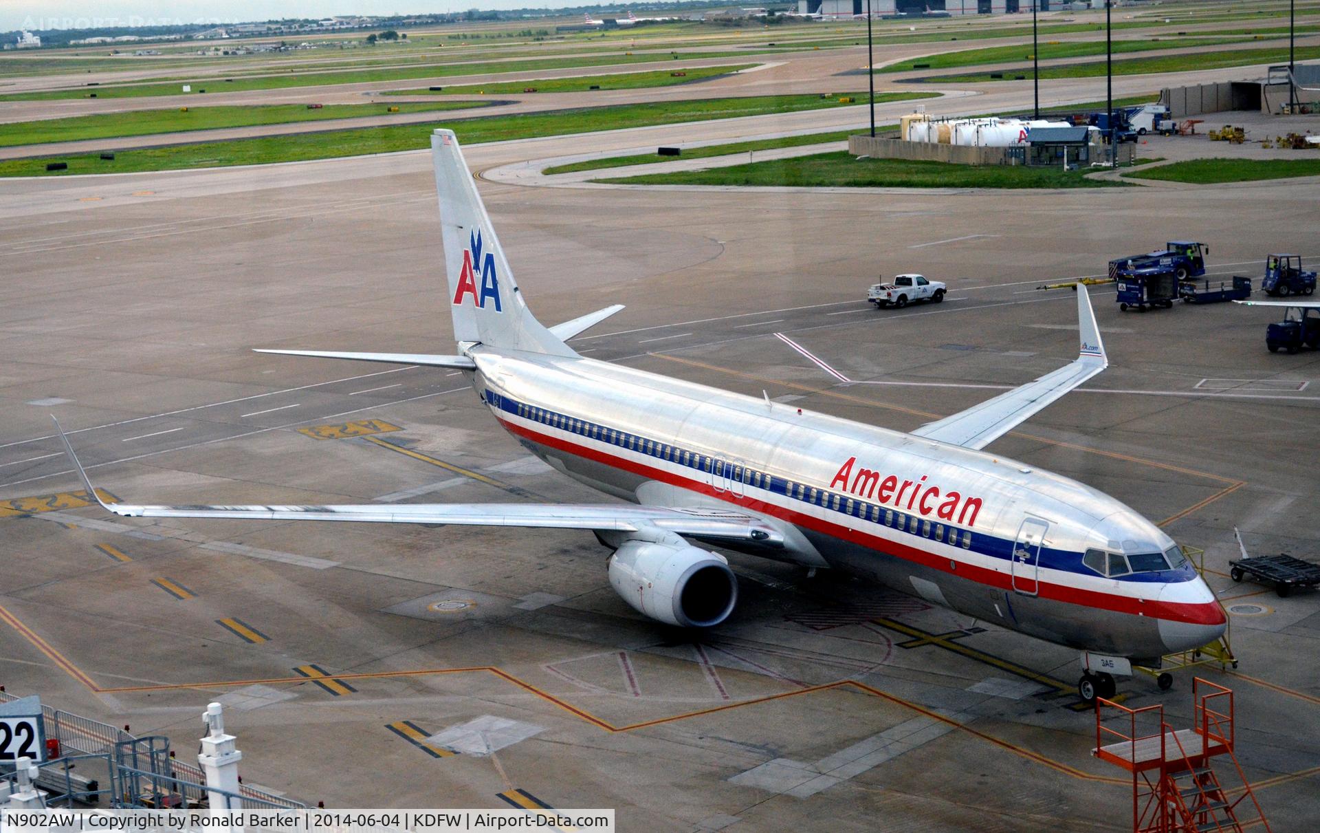 N902AW, 1985 Boeing 757-2S7 C/N 23322, Gate A23 DFW