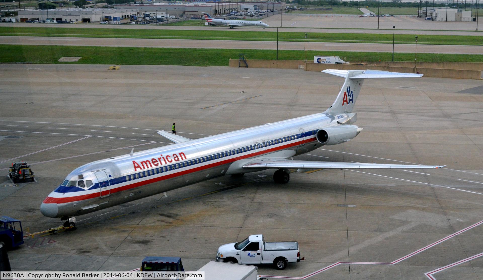 N9630A, 1997 McDonnell Douglas MD-83 (DC-9-83) C/N 53561, Gate A14 DFW
