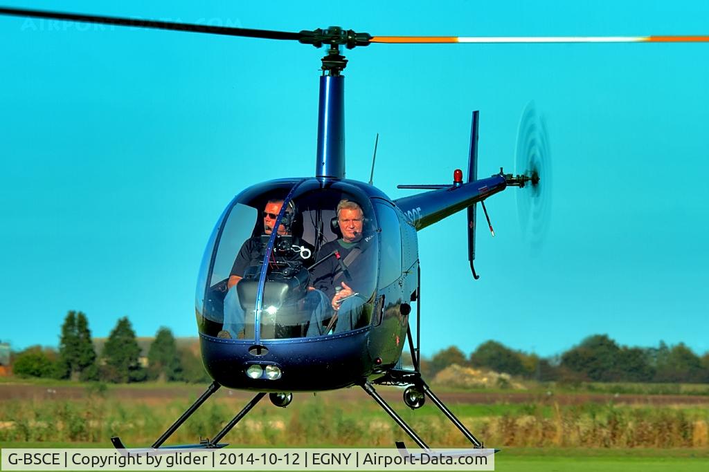 G-BSCE, 1989 Robinson R22 Beta C/N 1245, Close encounter!