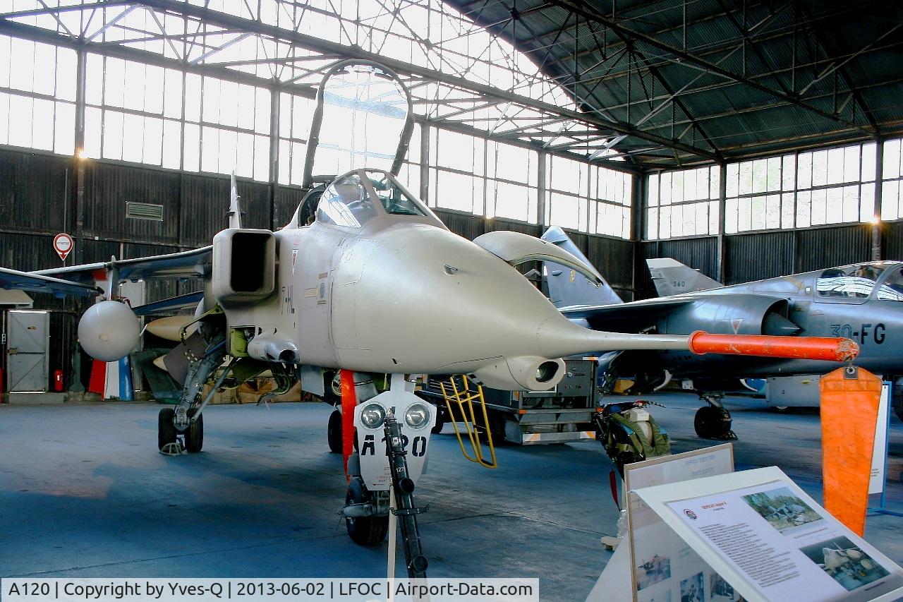 A120, Sepecat Jaguar A C/N A120, Sepecat Jaguar A, Canopée Museum Châteaudun Air Base 279 (LFOC)