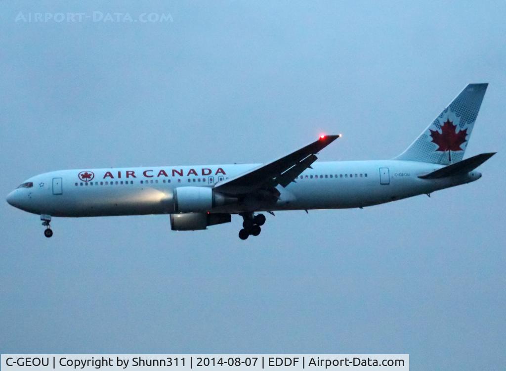 C-GEOU, 1999 Boeing 767-375 C/N 30108, Landing rwy 25L