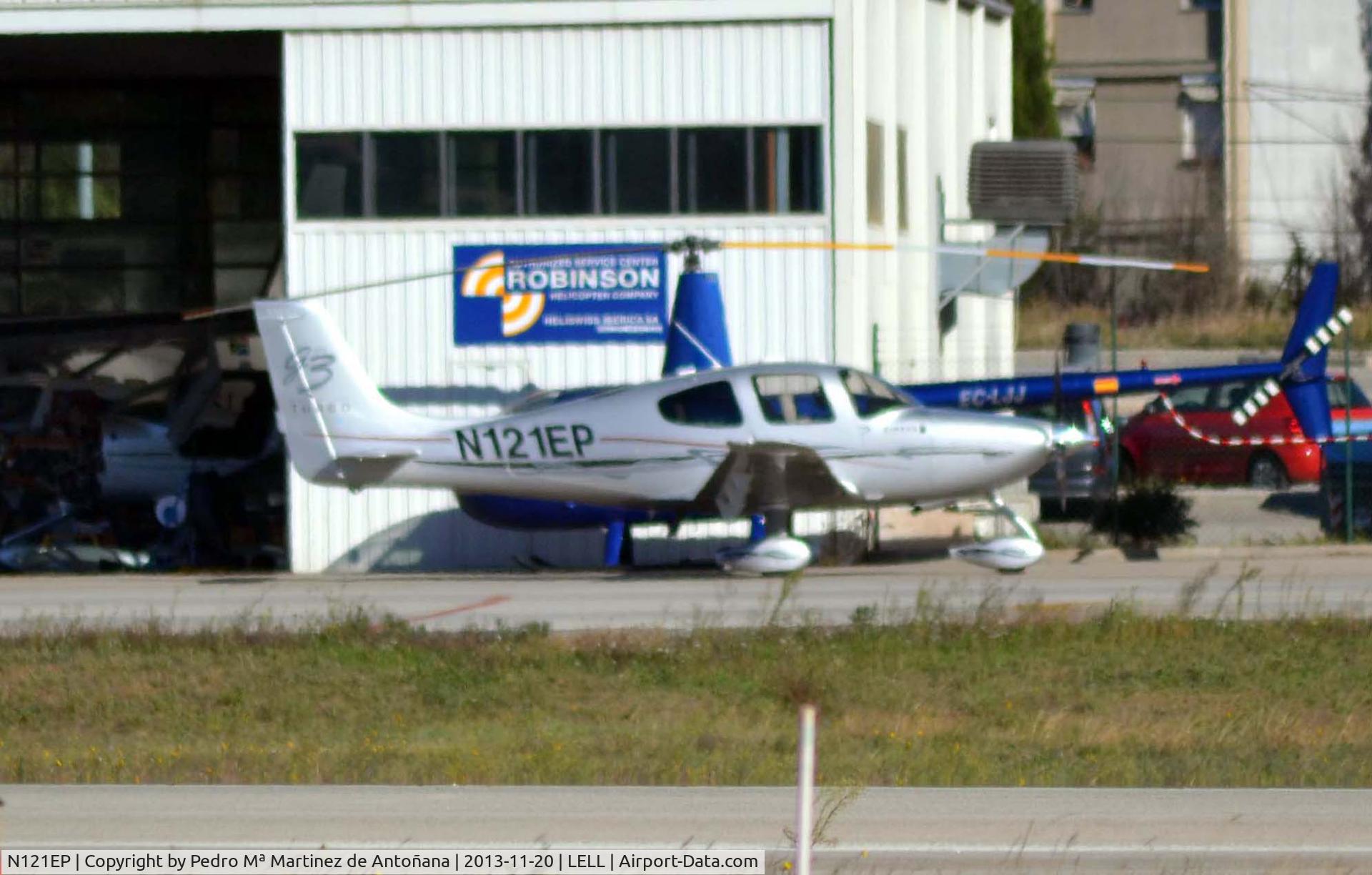 N121EP, 2007 Cirrus SR22 G3 GTS Turbo C/N 2812, Aeropuerto de Sabadell