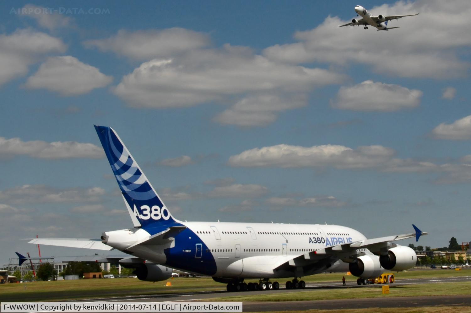 F-WWOW, 2005 Airbus A380-841 C/N 001, Backtracking 06, note the A350 over the top.