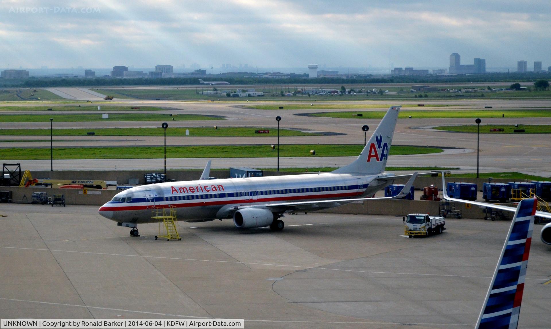 UNKNOWN, Airliners Various C/N Unknown, B737 on the ramp