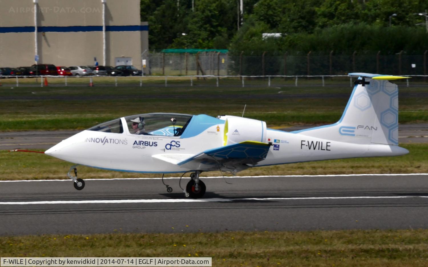 F-WILE, 2014 Airbus E-Fan C/N 001, Prototype electric training aircraft. The main undercarriage wheel is driven by an electric motor to facilitate taxiing.
