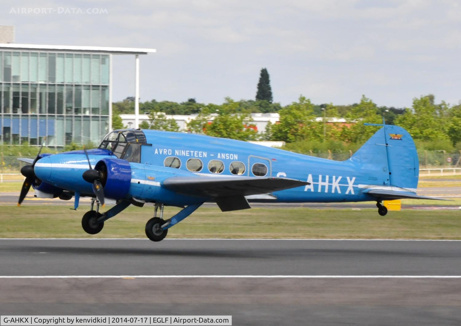 G-AHKX, 1946 Avro 652A Anson C.19 Series 2 C/N 1333, Arriving for the weekend display.