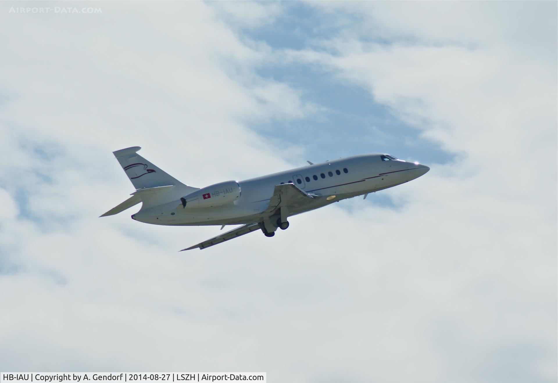 HB-IAU, 2003 Dassault Falcon 2000EX C/N 14, CAT Aviation (untitled), is here climbing out Zürich-Kloten(LSZH)