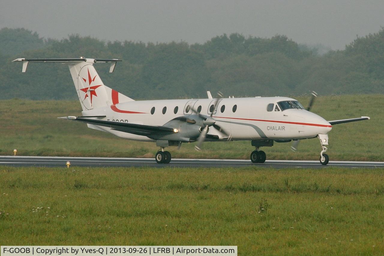 F-GOOB, 1991 Beech 1900C C/N UC-153, Beech 1900C, Taxiing to holding point rwy 25L, Brest-Bretagne Airport (LFRB-BES)