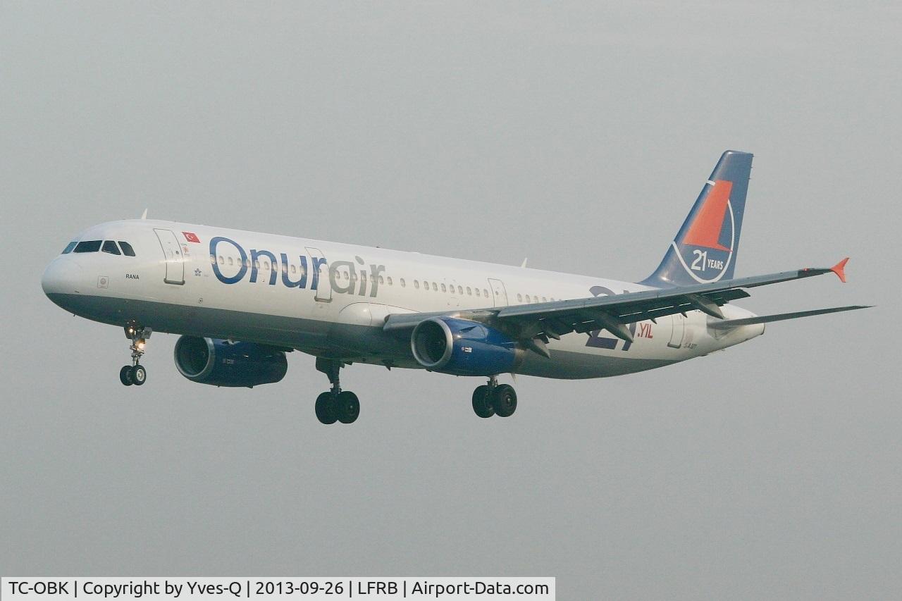 TC-OBK, 1998 Airbus A321-231 C/N 792, Airbus A321-231, Short approach rwy 25L, Brest-Bretagne airport (LFRB-BES)