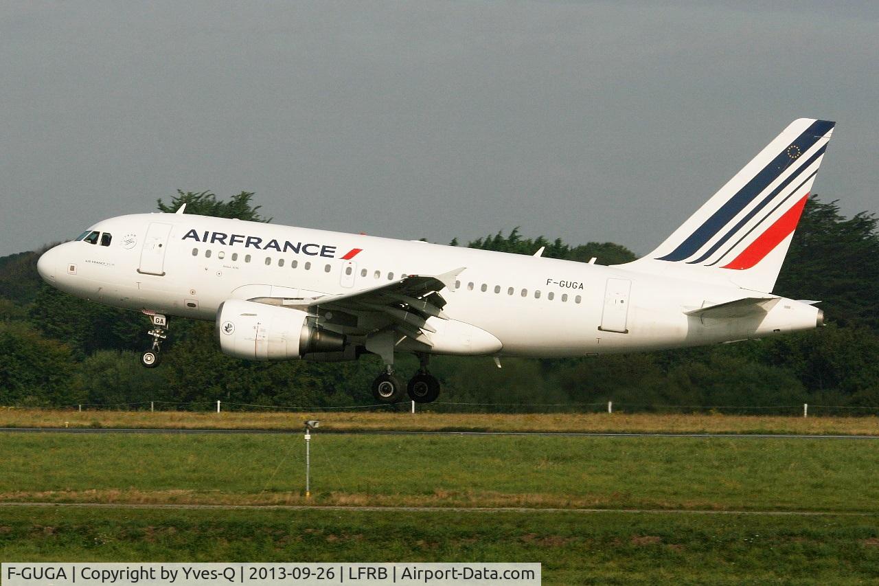 F-GUGA, 2002 Airbus A318-111 C/N 2035, Airbus A318-111, On final rwy 25L, Brest-Bretagne airport (LFRB-BES)