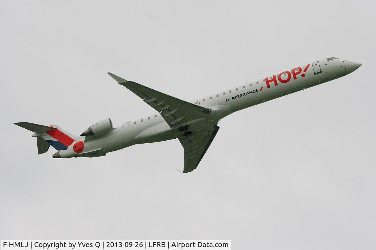F-HMLJ, 2011 Bombardier CRJ-1000EL NG (CL-600-2E25) C/N 19015, Canadair Regional Jet CRJ-1000, Take off rwy 07R, Brest-Bretagne Airport (LFRB-BES)