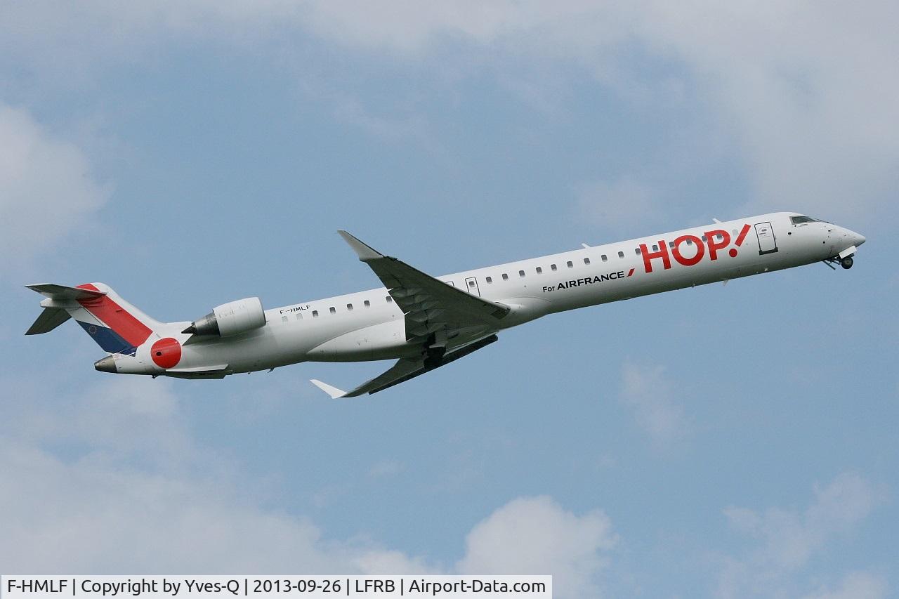 F-HMLF, 2010 Bombardier CRJ-1000EL NG (CL-600-2E25) C/N 19010, Canadair Regional Jet CRJ-1000, Take off rwy 07R, Brest-Bretagne airport (LFRB-BES)