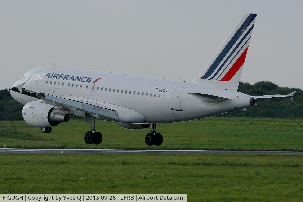 F-GUGH, 2004 Airbus A318-111 C/N 2344, Airbus A318-111, Landing rwy 25L, Brest-Bretagne airport (LFRB-BES)
