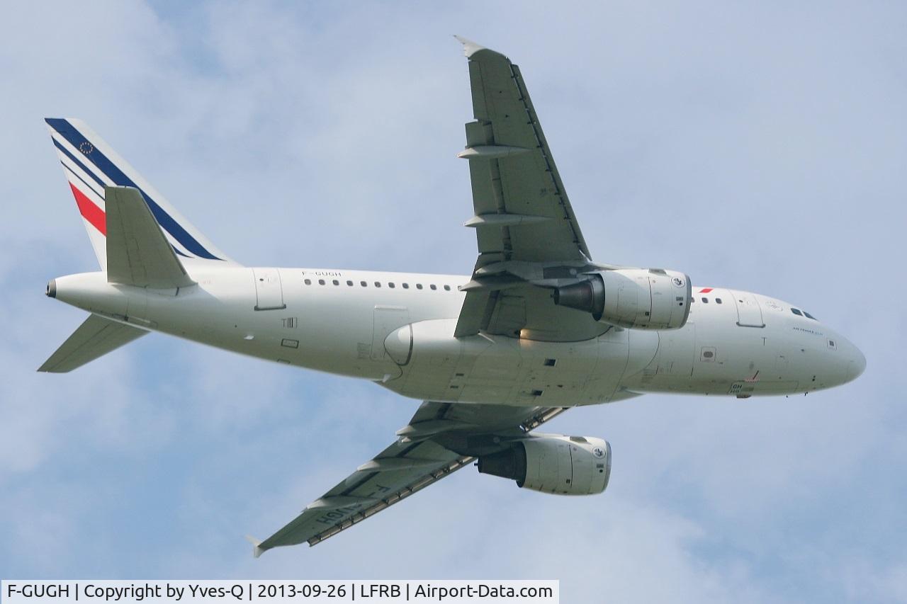 F-GUGH, 2004 Airbus A318-111 C/N 2344, Airbus A318-111, Take off rwy 07R, Brest-Bretagne airport (LFRB-BES)