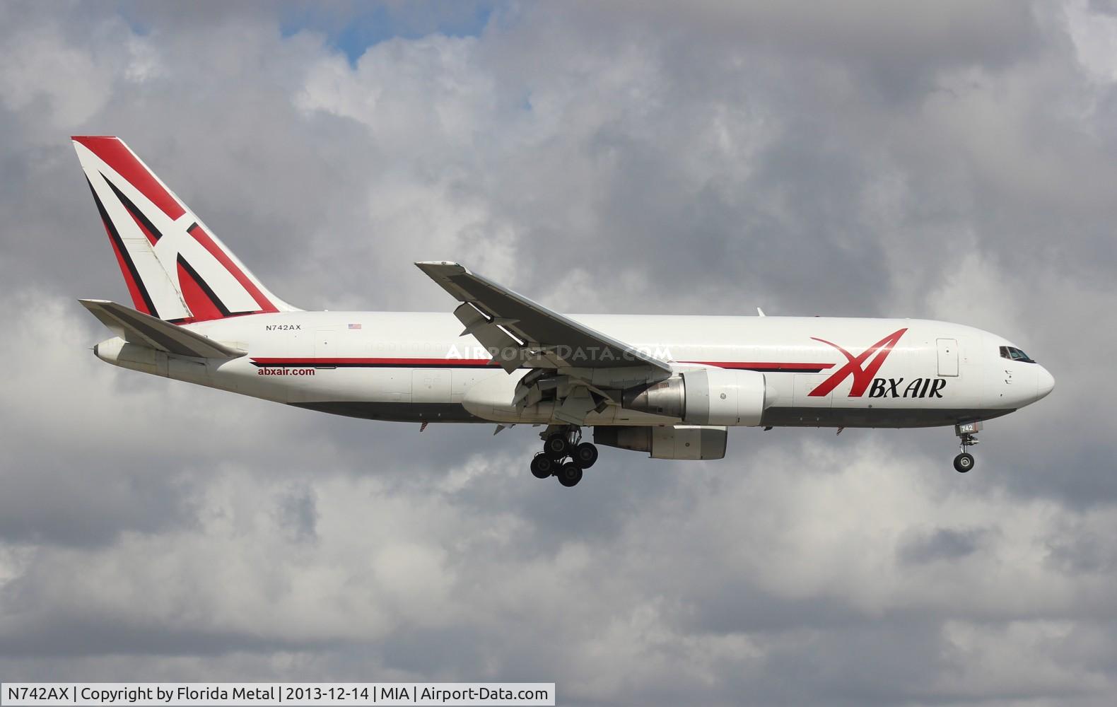 N742AX, 1983 Boeing 767-232 C/N 22217, ABX 767-200