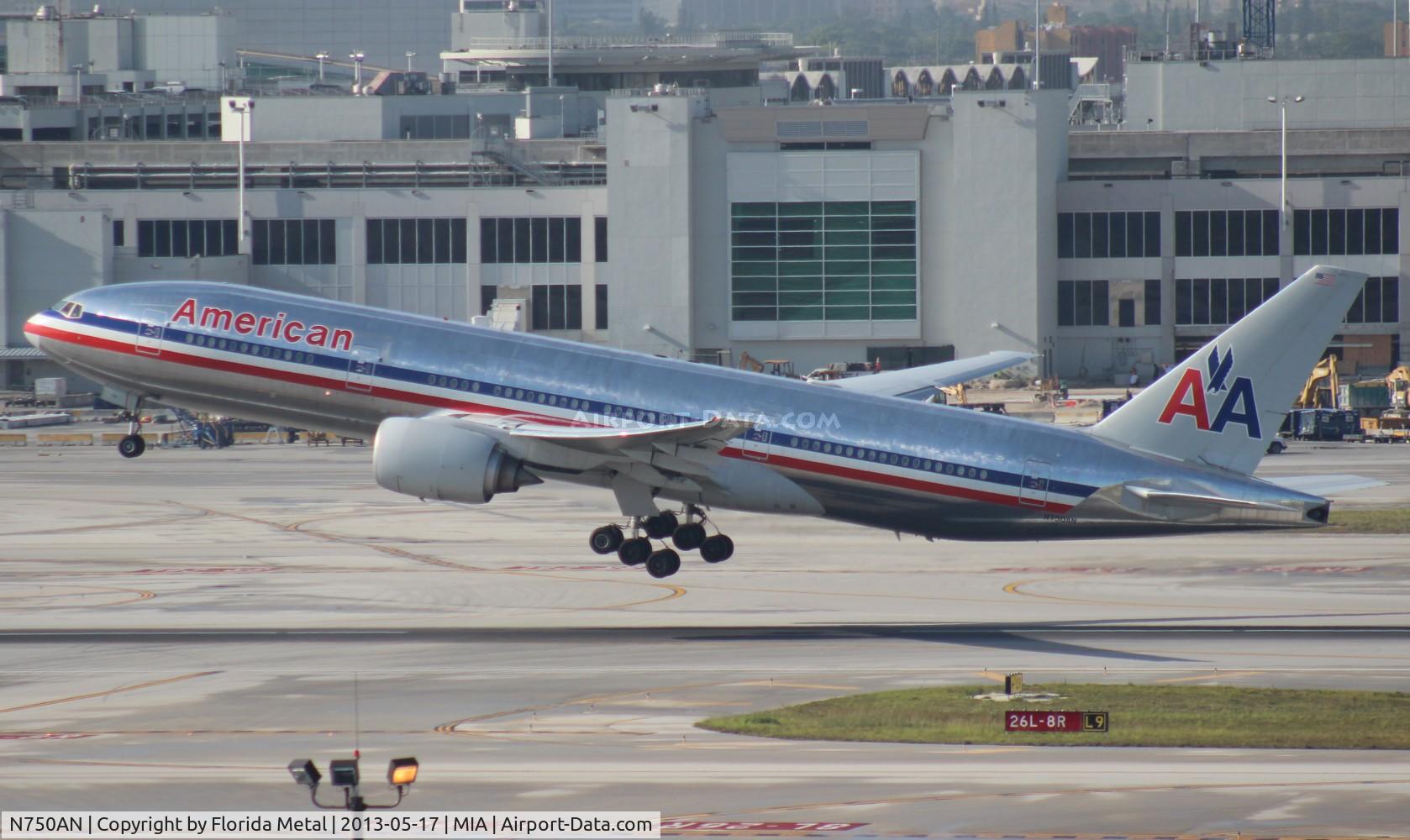 N750AN, 2001 Boeing 777-223 C/N 30259, American