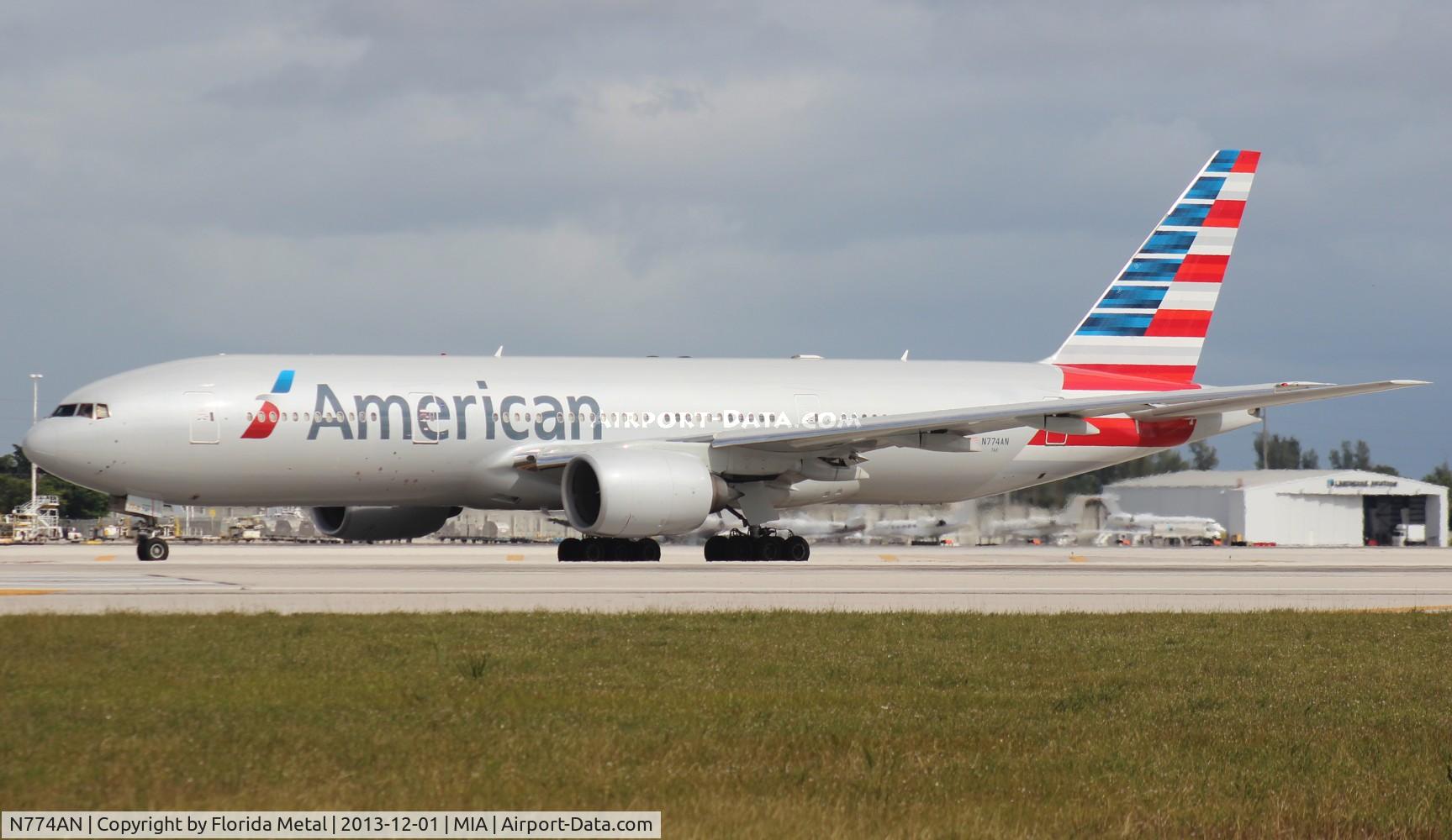 N774AN, 1999 Boeing 777-223 C/N 29581, American