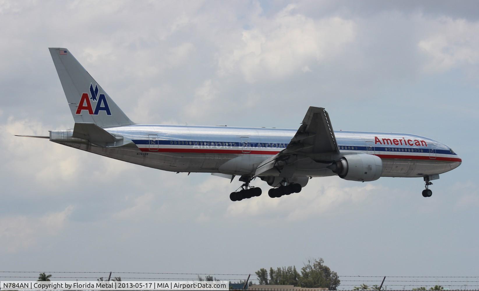 N784AN, 2000 Boeing 777-223 C/N 29588, American