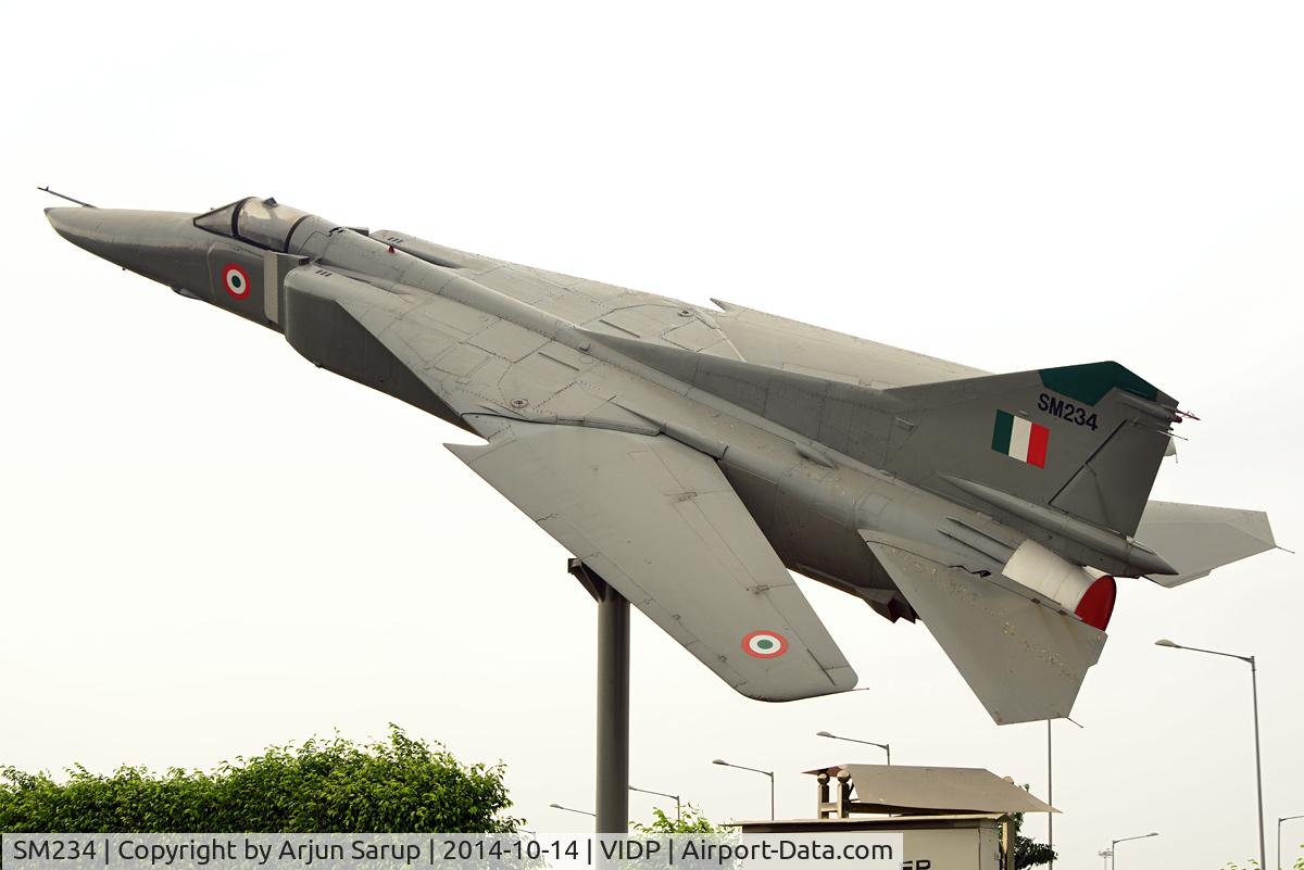 SM234, Mikoyan-Gurevich MiG-23BN C/N Not found SM234, On display outside IGIA T-3.